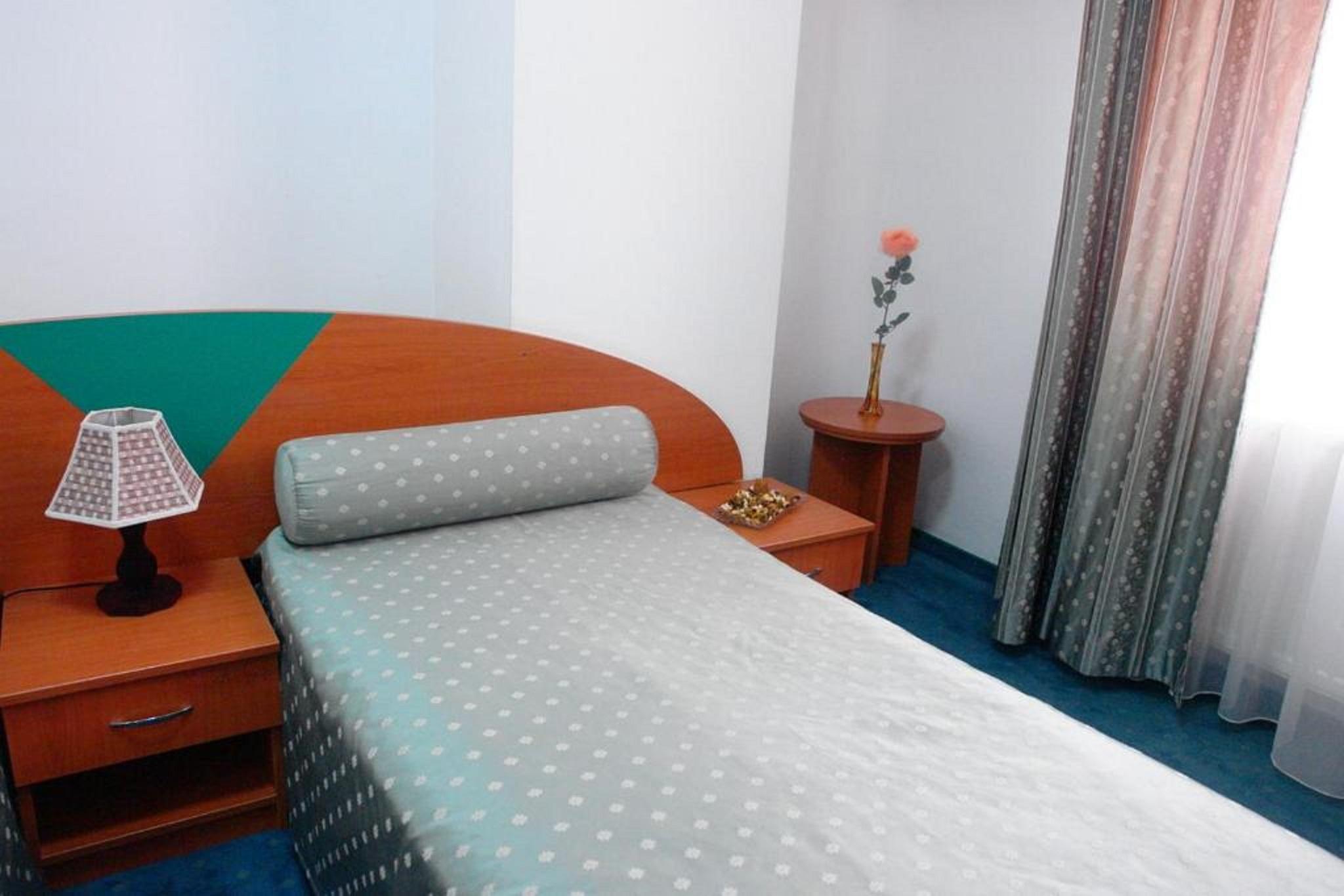 Hotel Sir Colentina Bukares Bagian luar foto