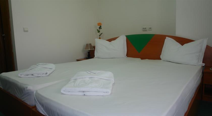 Hotel Sir Colentina Bukares Bagian luar foto