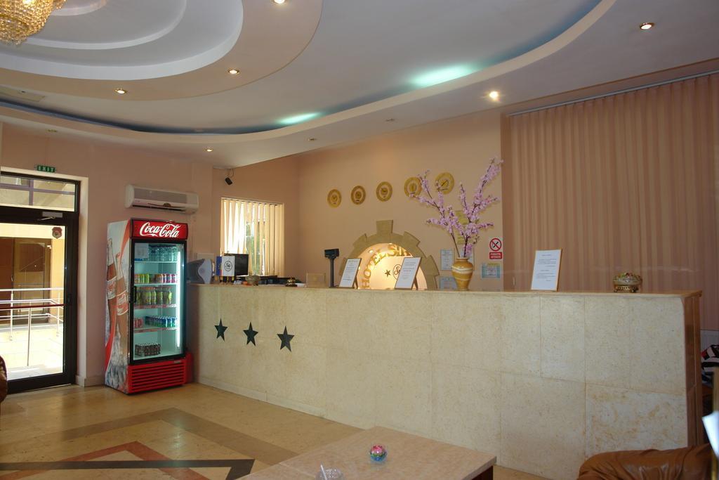 Hotel Sir Colentina Bukares Bagian luar foto