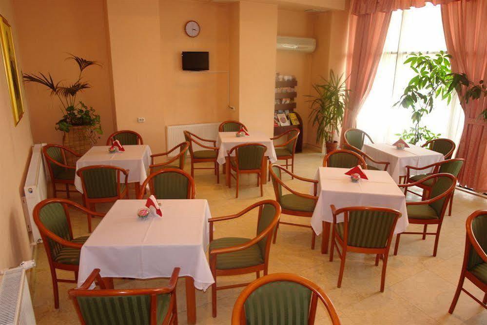 Hotel Sir Colentina Bukares Bagian luar foto